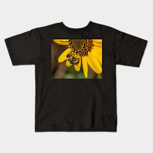 A Bee Gathering Pollin From a Sunflower Kids T-Shirt